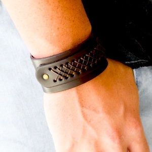 🆕Paparazzi: OUTLAW and Order Brown bracelet- Men’s